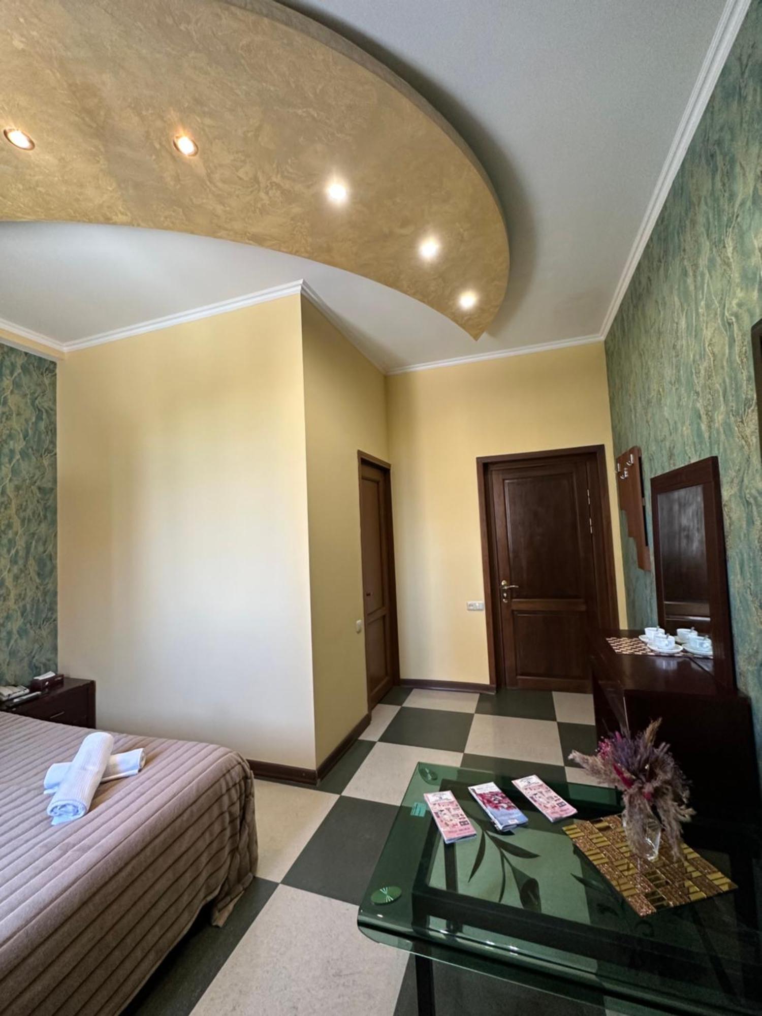Royal Plus Hotel Erywań Zewnętrze zdjęcie